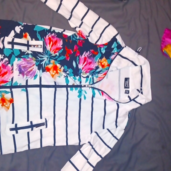 Onque Casual zip up jacket, size Petite Small - Picture 1 of 3